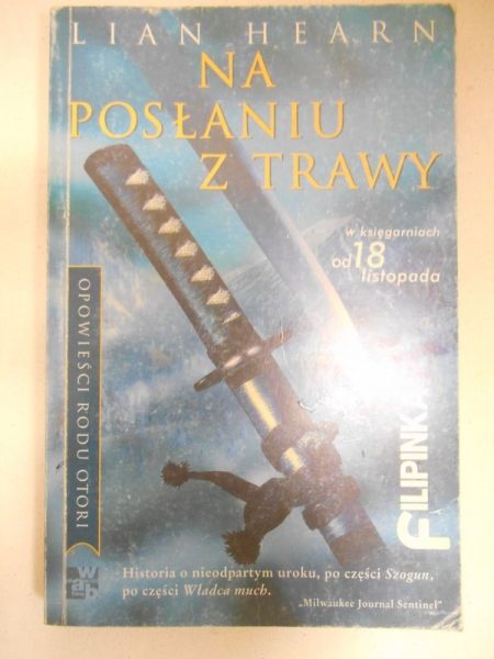 Na posłaniu z trawy