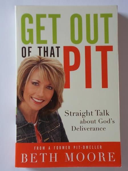 Moore Beth - Get Out of that Pit