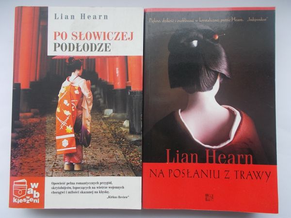 Na posłaniu z trawy / Po słowiczej podłodze