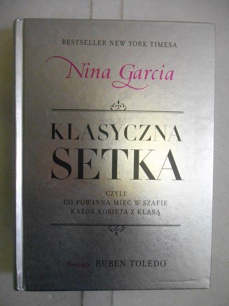 Klasyczna setka, czyli co powinna mieć w szafie każda kobieta z klasą