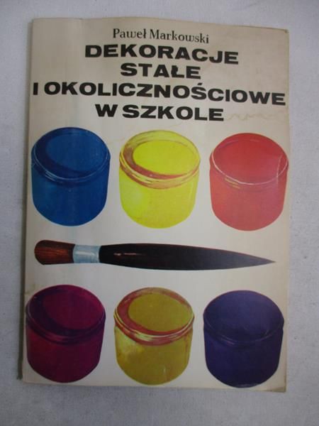 Dekoracje stałe i okolicznościowe w szkole
