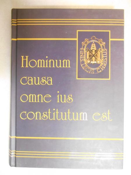 Hominum causa omne ius constitutum est
