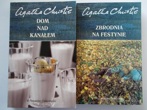Christie Agata - Zbrodnia na festynie, Dom nad kanałem