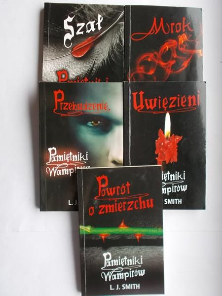 Pamiętniki wampirów: Mrok / Szał / Przebudzenie / Powrót o zmierzchu / Uwięzieni