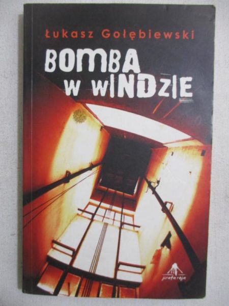 Bomba w windzie