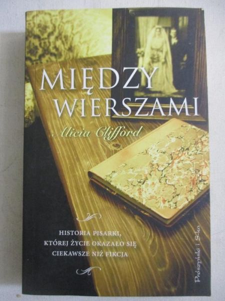 Między wierszami