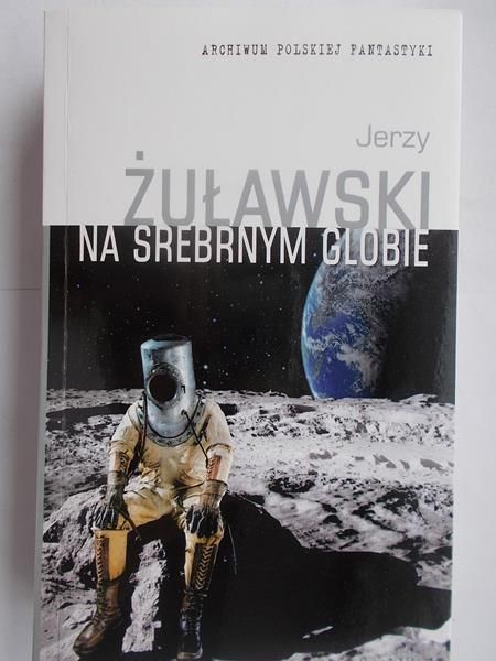 Na srebrnym globie