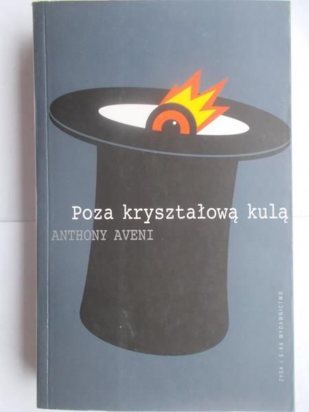 Poza kryształową kulą