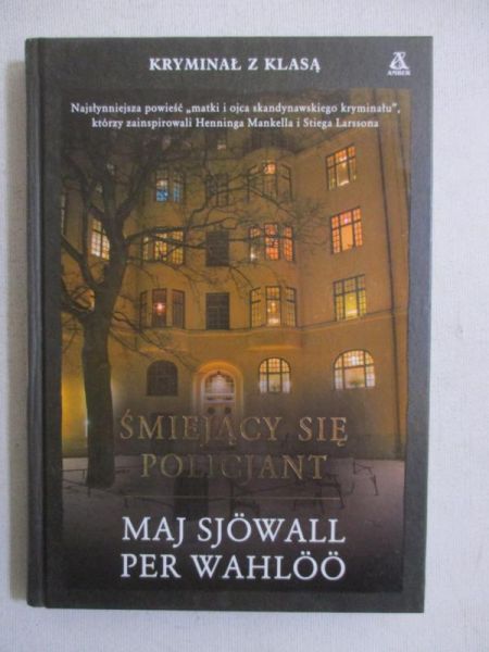 Śmiejący się policjant