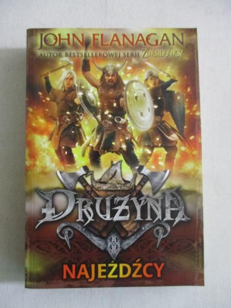 Drużyna, Księga druga, Najeźdźcy
