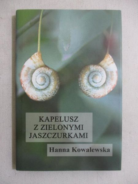 Kapelusz z zielonymi jaszczurkami