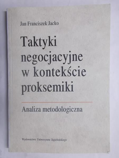Taktyki negocjacyjne w kontekście proksemiki