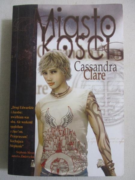 Clare Cassandra - Miasto kości