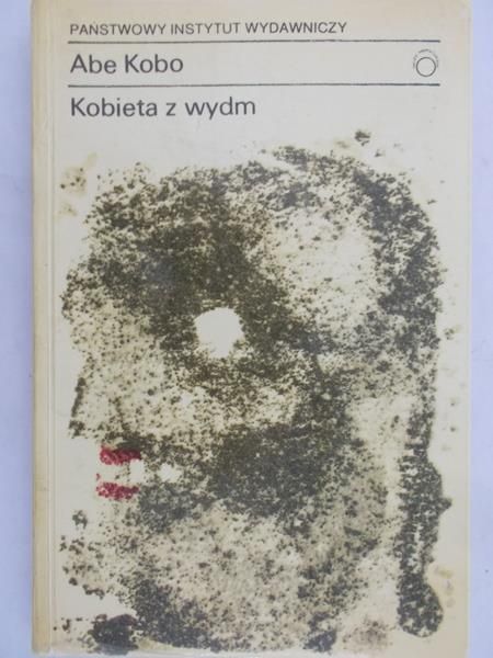 Kobo Abe - Kobieta z wydm