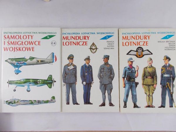 Jankiewicz Zbigniew - Encyklopedia lotnictwa wojskowego samoloty i śmigłowce wojskowe yom VI / mundury lotnicze tom III / mundury lotnicze tom I