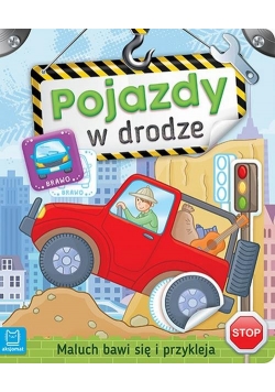 Maluch bawi się i przykleja Pojazdy w drodze